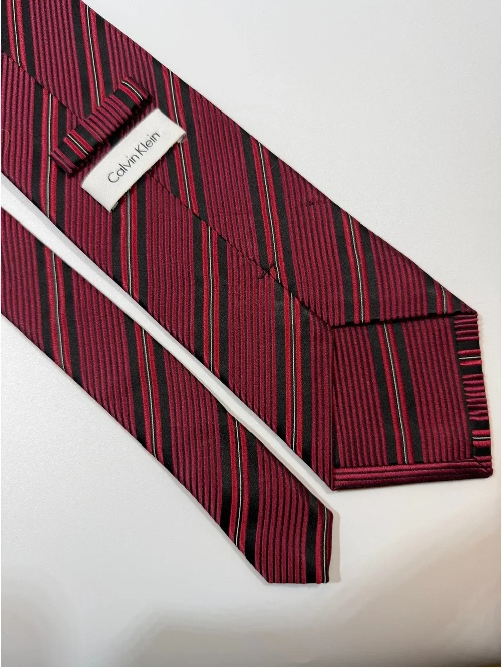 Calvin Klein 100% Silk Burgundy Striped Men's Classic Necktie Business Formal